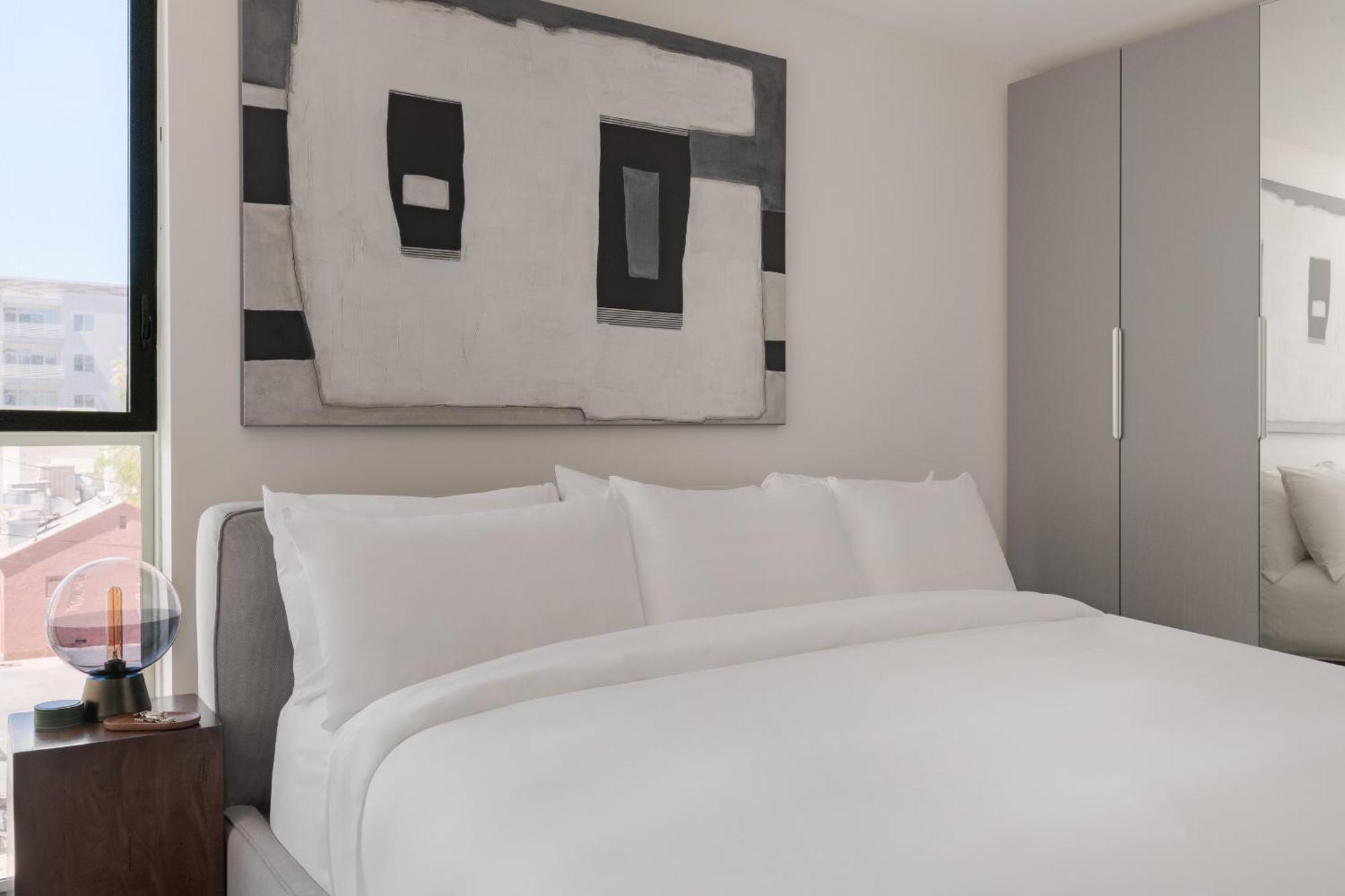 Sonder Ida Aparthotel Финикс Екстериор снимка